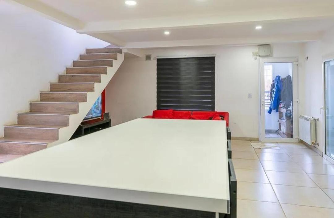Moderna Casa En Ushuaia Villa Esterno foto